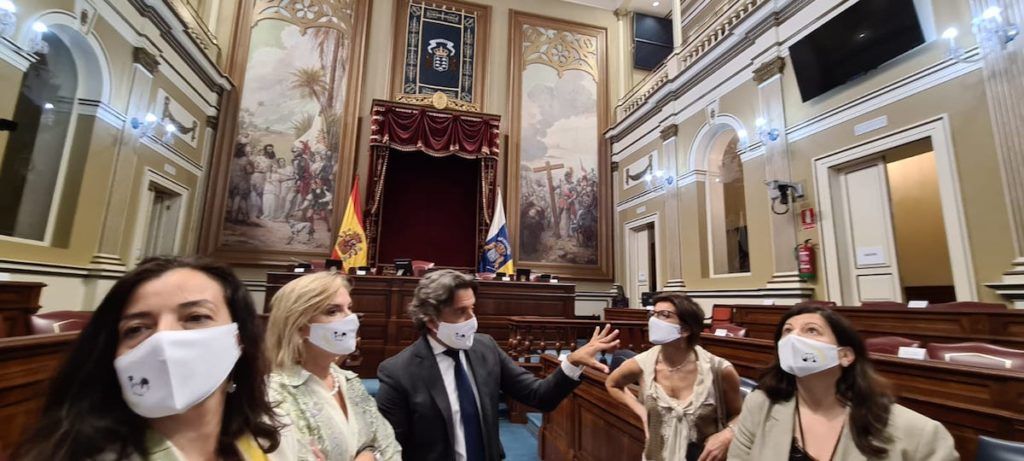 Recepción oficial en el Parlamento Canario